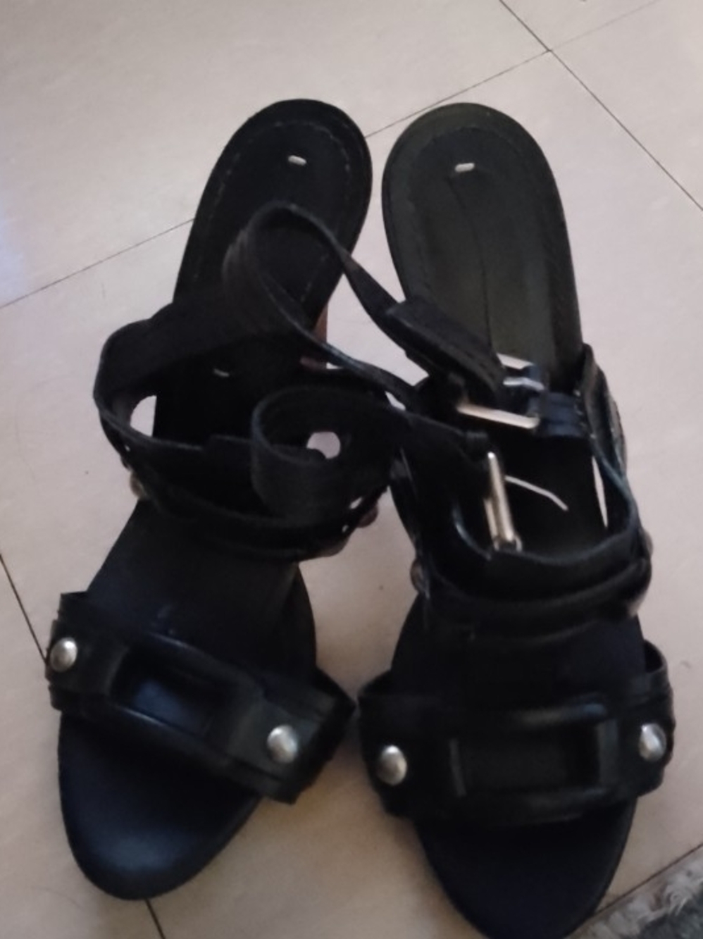 BCBGMaxAzria Women's Black Studded Buckle Sandals. Size: US 8B